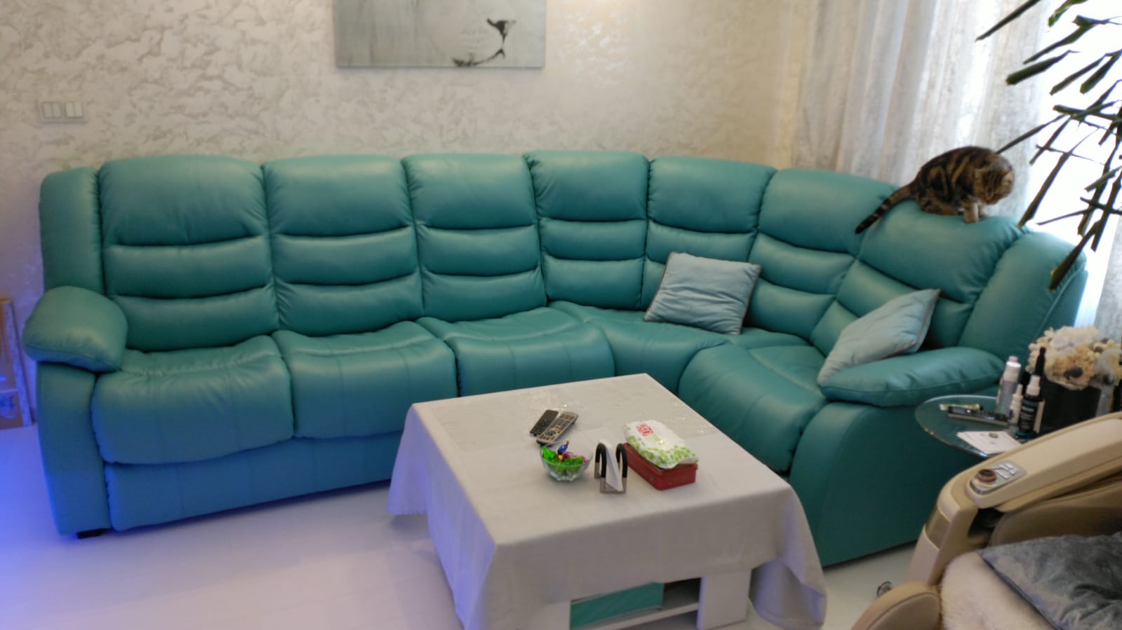 Перетяжка дивана на дому. Технопарк